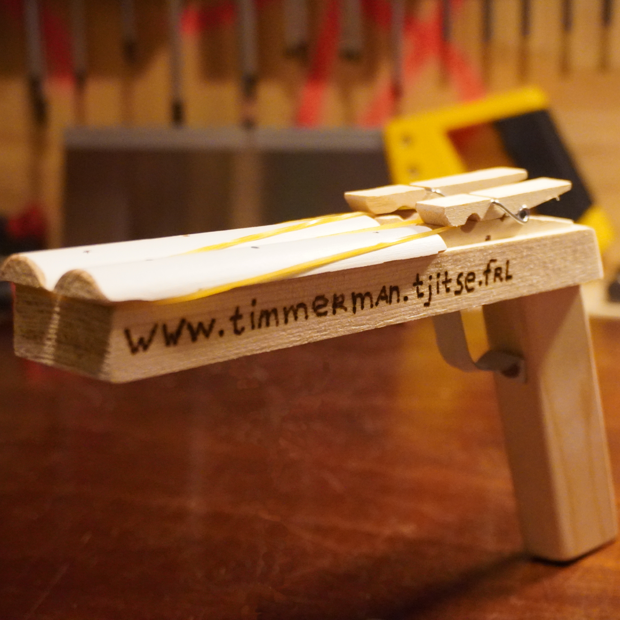 Elastiekjes pistool 2000x2000